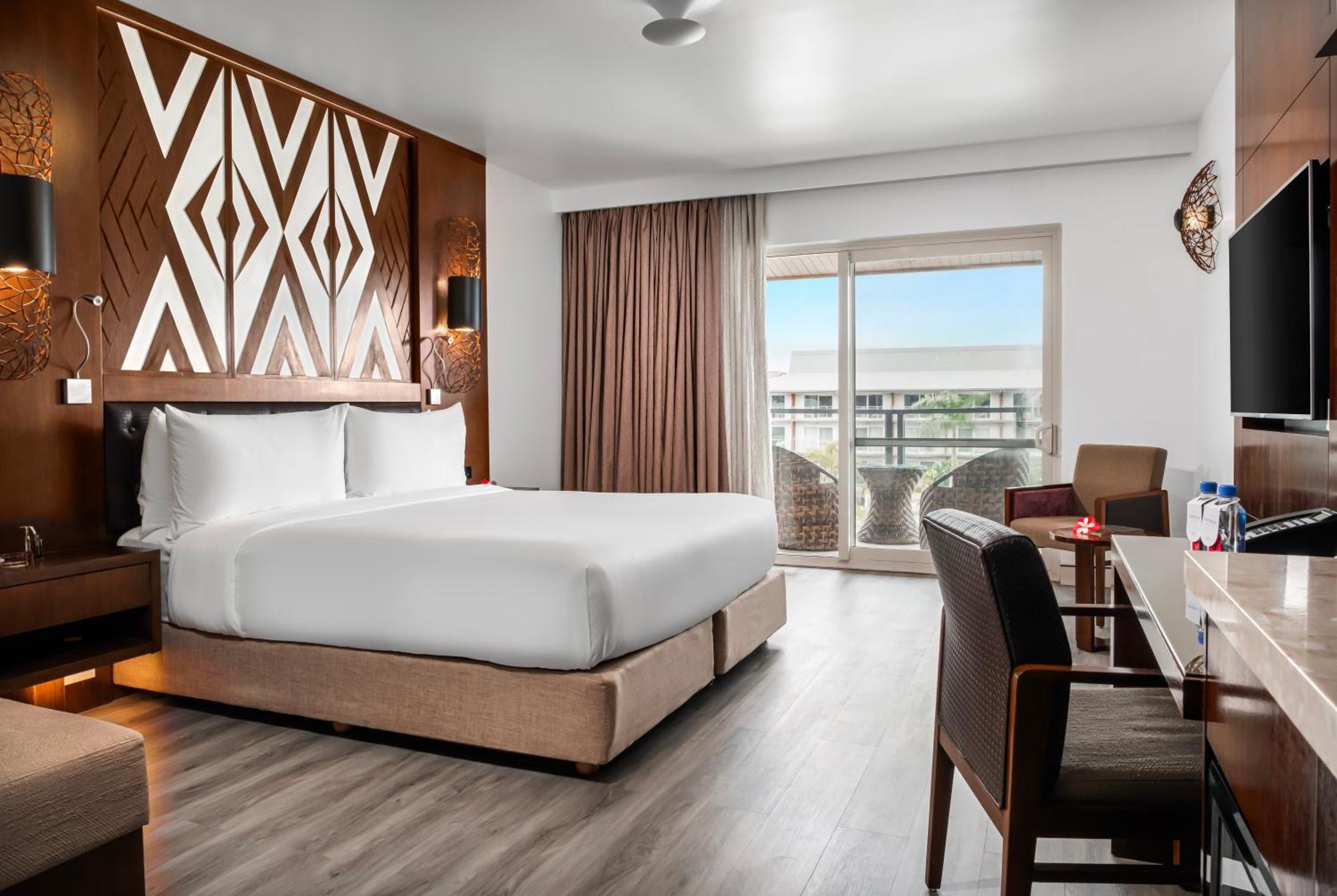 Crowne Plaza Fiji Nadi Bay Resort & Spa, An Ihg Hotel Экстерьер фото
