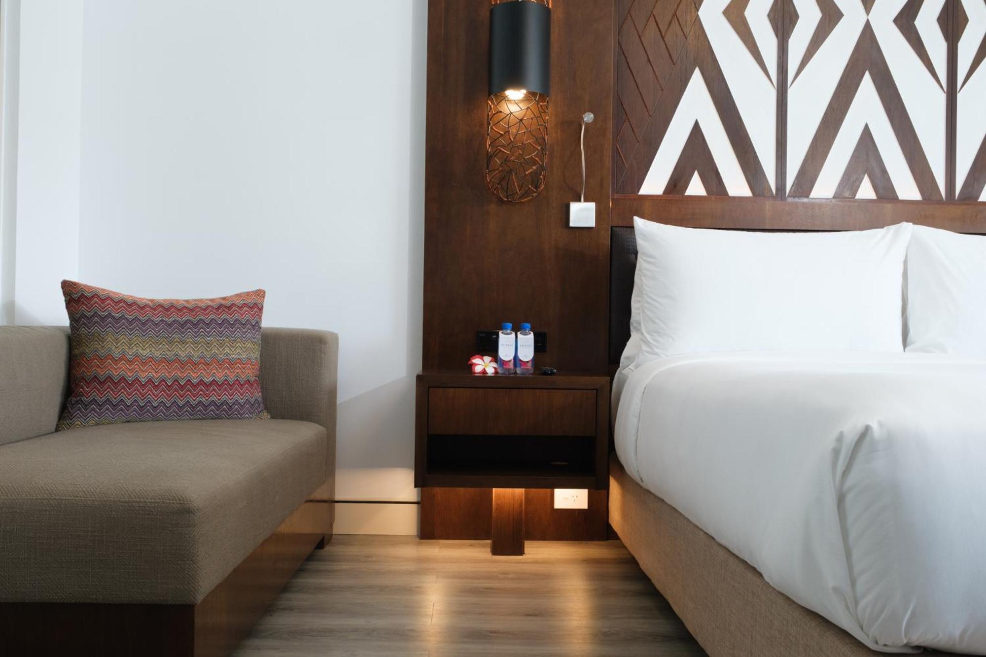 Crowne Plaza Fiji Nadi Bay Resort & Spa, An Ihg Hotel Экстерьер фото