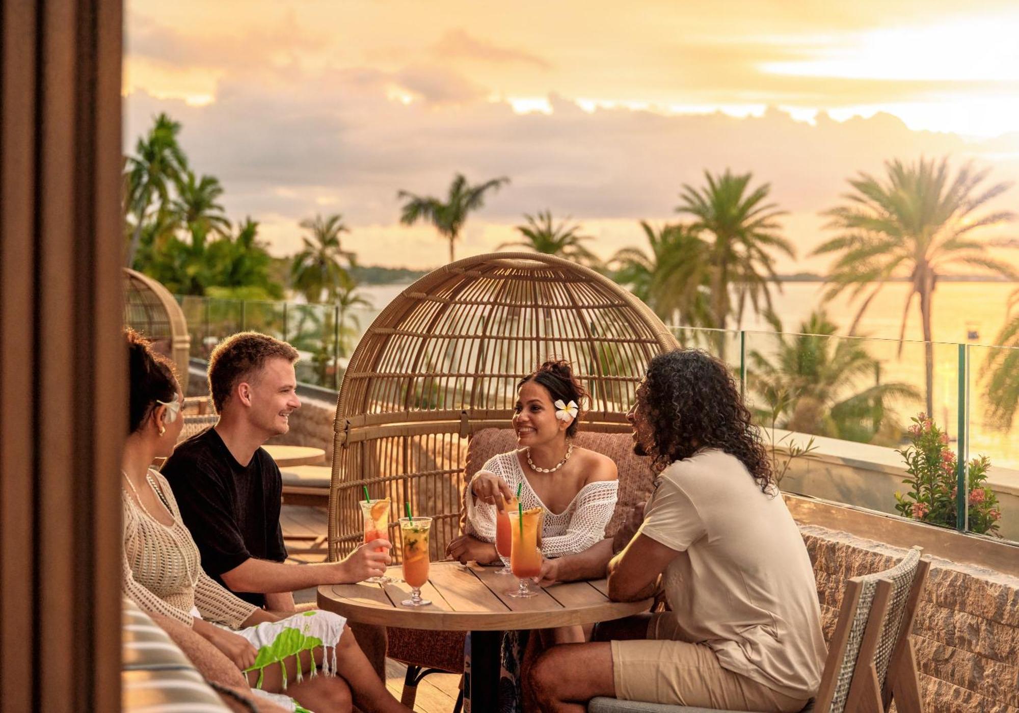 Crowne Plaza Fiji Nadi Bay Resort & Spa, An Ihg Hotel Экстерьер фото