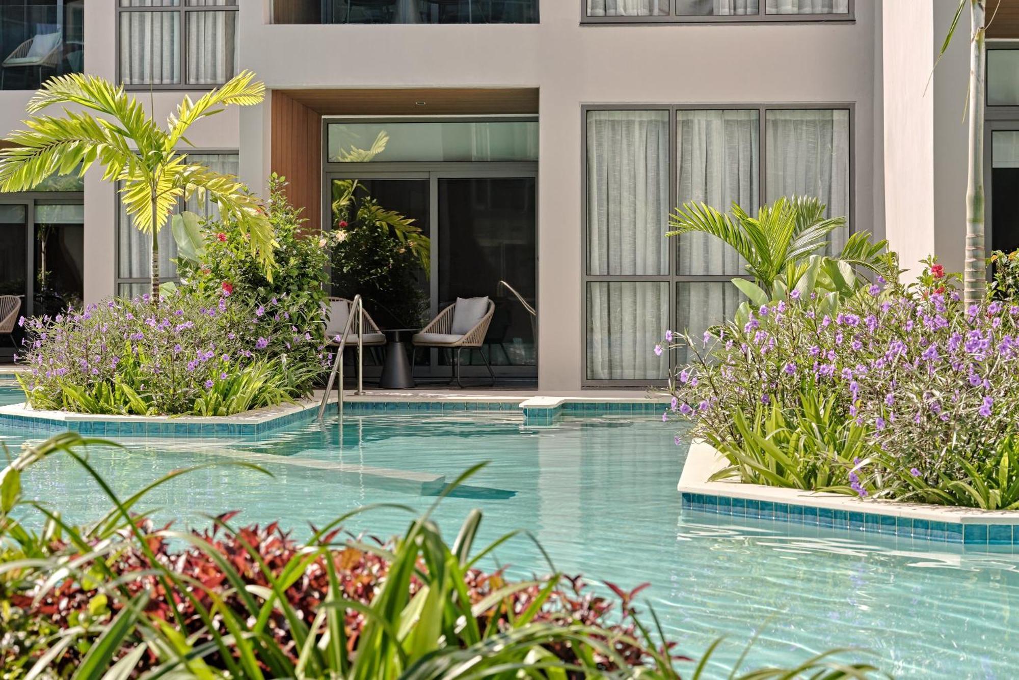 Crowne Plaza Fiji Nadi Bay Resort & Spa, An Ihg Hotel Экстерьер фото