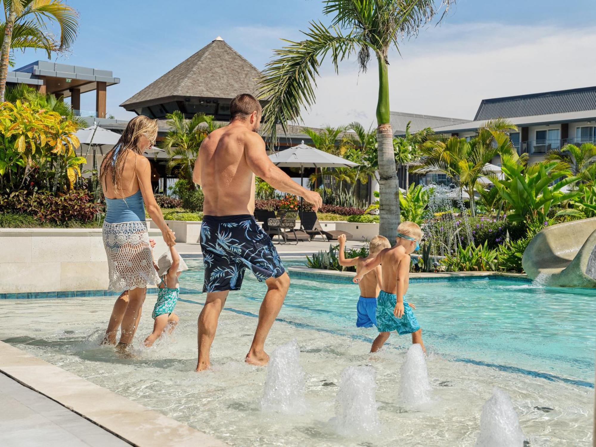 Crowne Plaza Fiji Nadi Bay Resort & Spa, An Ihg Hotel Экстерьер фото