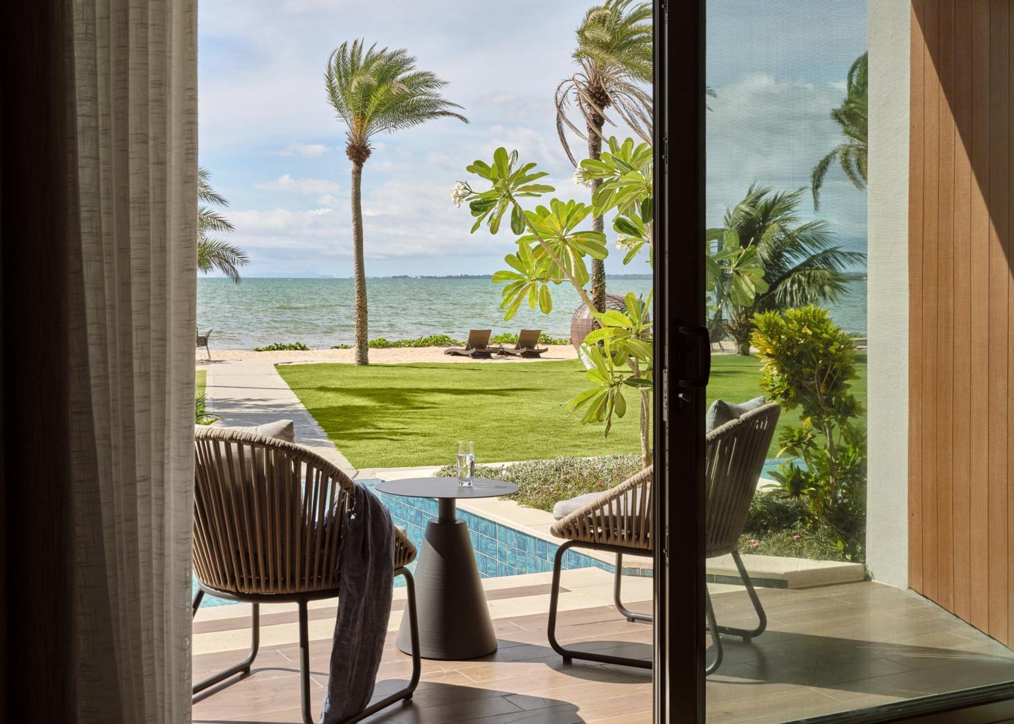 Crowne Plaza Fiji Nadi Bay Resort & Spa, An Ihg Hotel Экстерьер фото