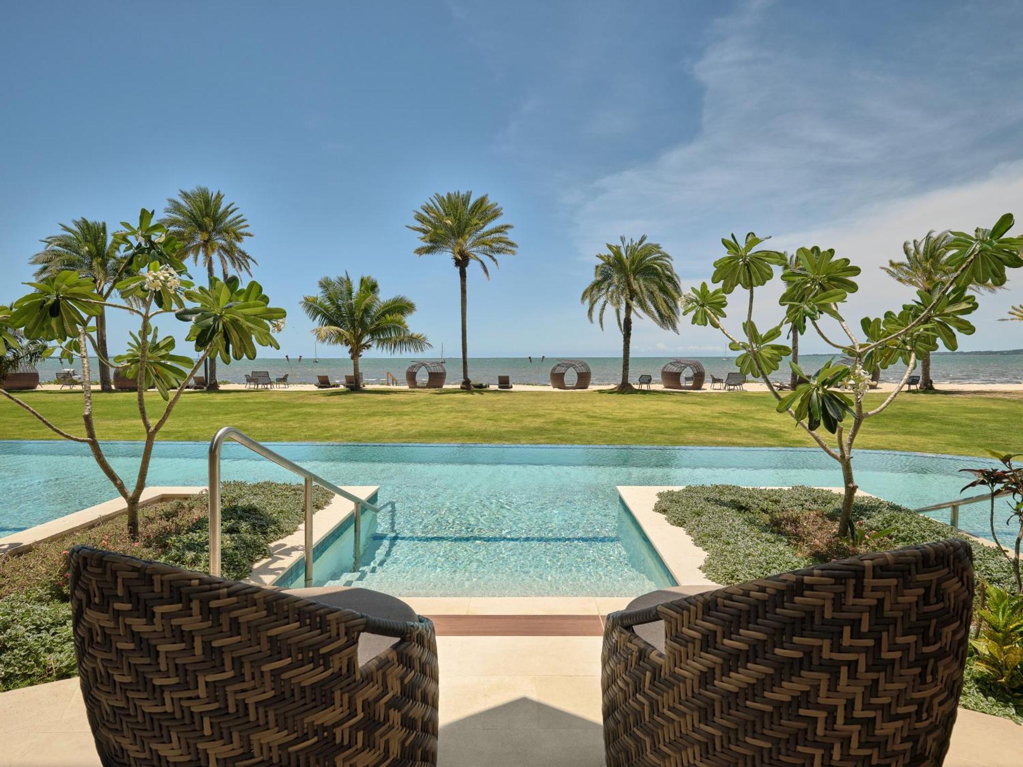 Crowne Plaza Fiji Nadi Bay Resort & Spa, An Ihg Hotel Экстерьер фото