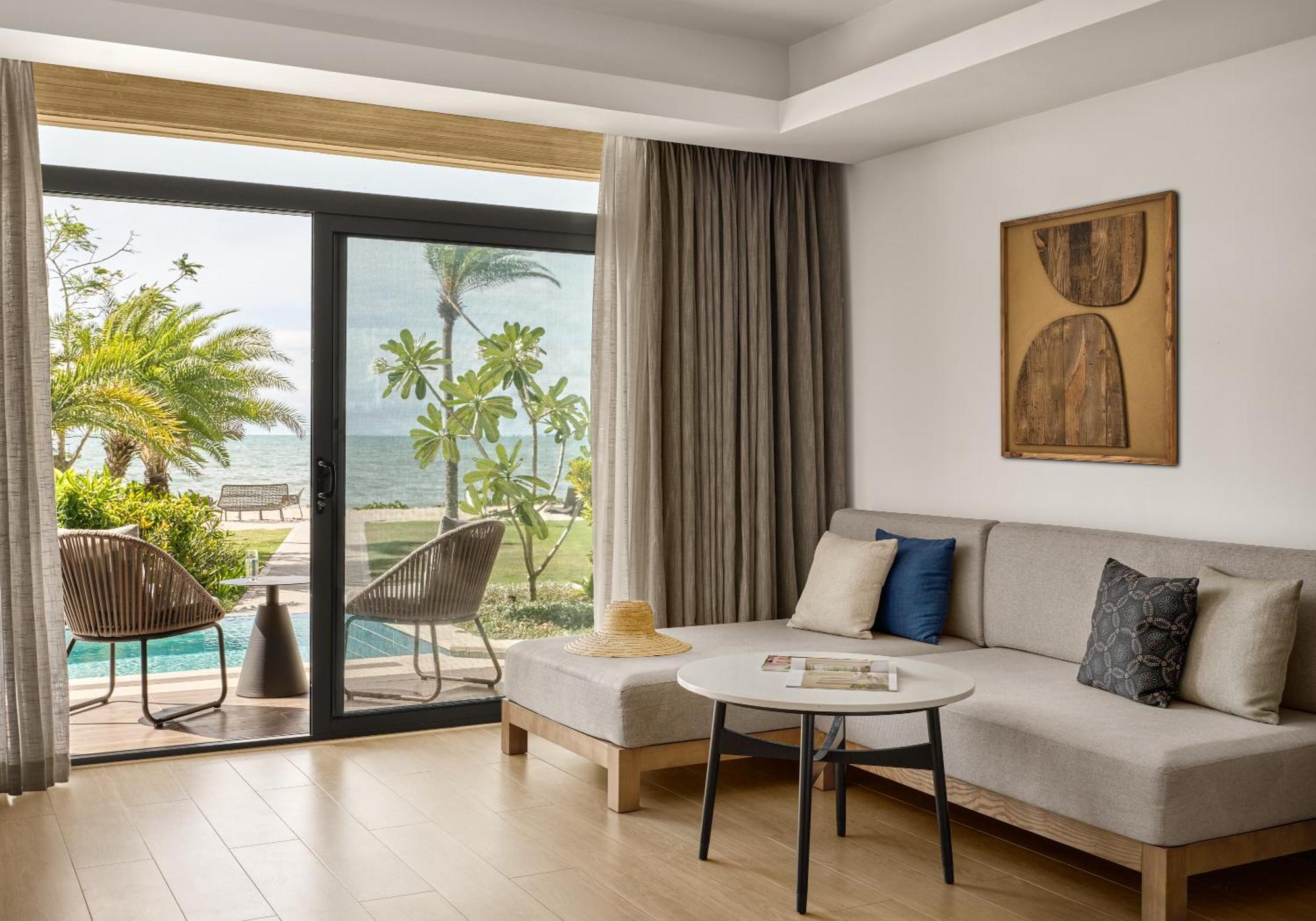 Crowne Plaza Fiji Nadi Bay Resort & Spa, An Ihg Hotel Экстерьер фото
